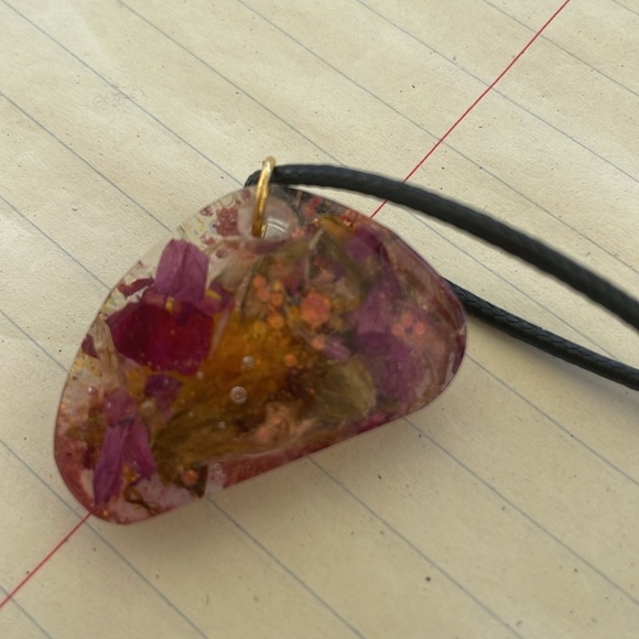 #107 Pressed Flower Necklace Medium Charm - Picture 6 of 8